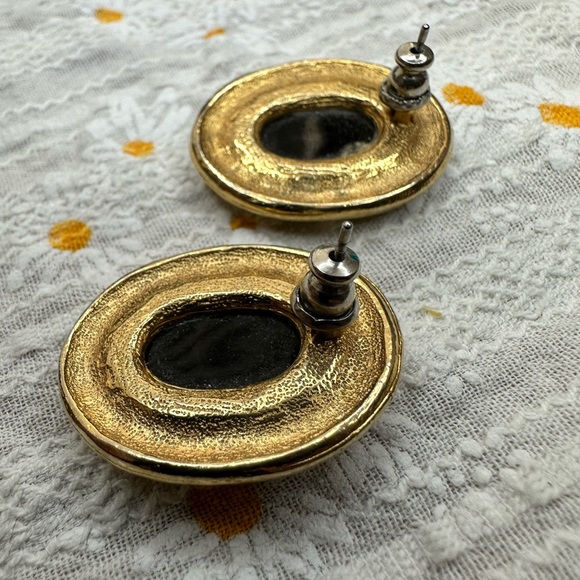 Vintage gold tone pin earrings - Picture 4 of 6
